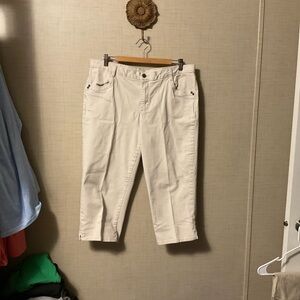 Women's Cream Capris